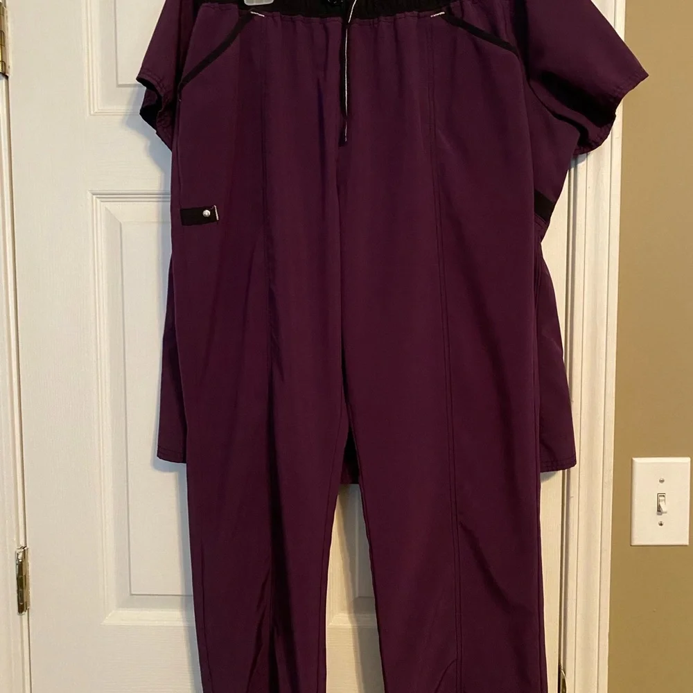 Deep plum Scrub’s - Picture 7 of 9